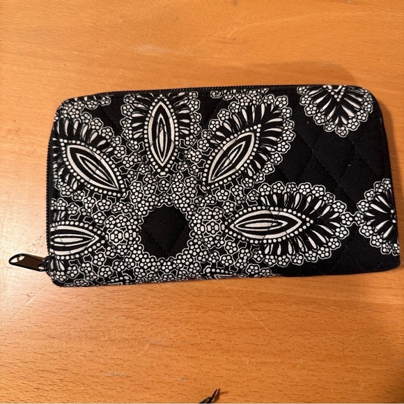 Vera Bradley Set of 3 in Black Patterns. Villager Bag, Accordion Wallet & Zip ID - Picture 12 of 16